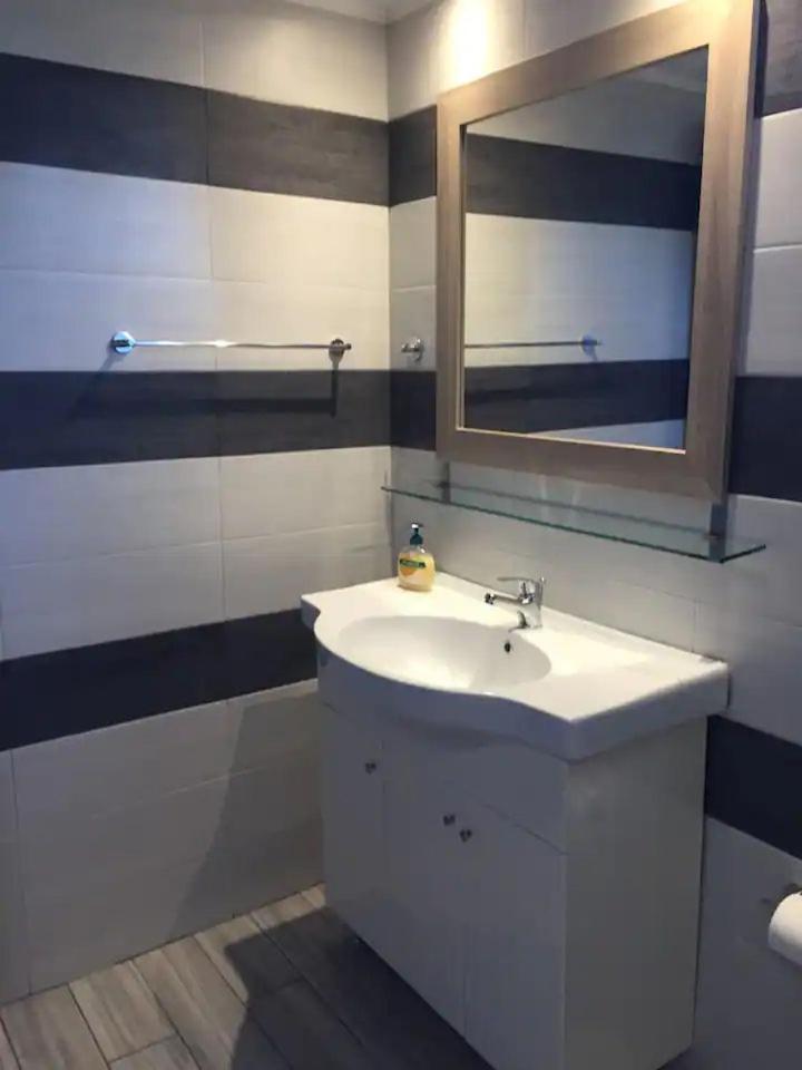 Christina Apartment Ágios Konstantínos Екстериор снимка